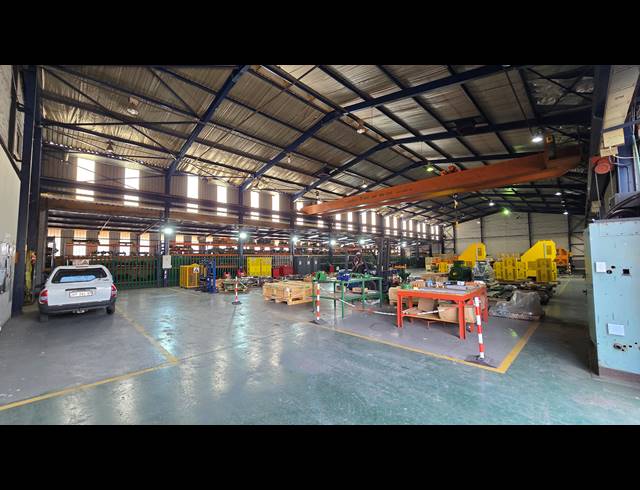 1,678M² WAREHOUSE TO LET IN SPARTAN